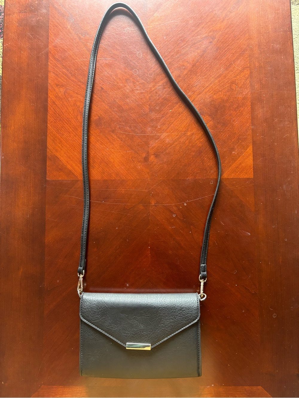 Black Crossbody Bag with silver Accent